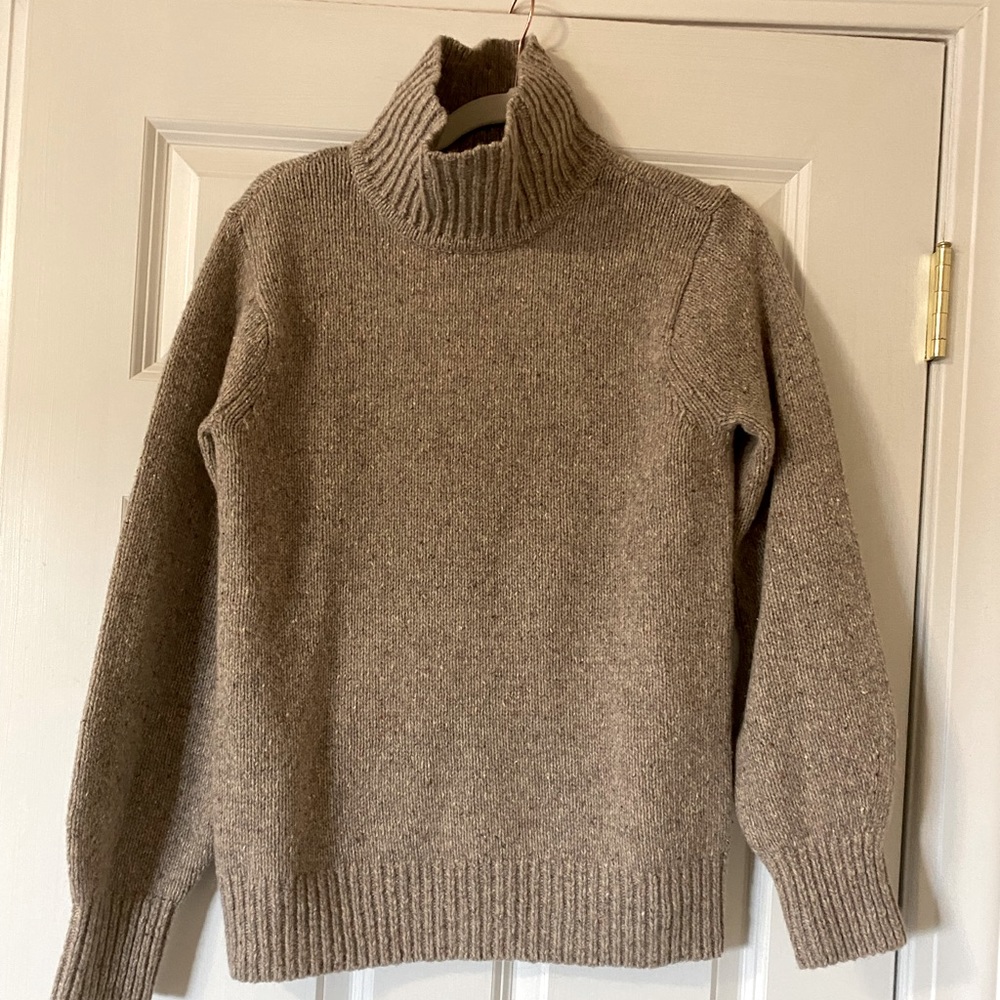NWT Women’s LL Bean Signature Turtle Neck Sweater, color: oyster, Size XS